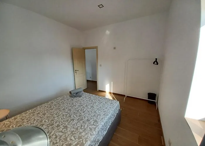 Appartement Enjoy Campanha 2 *